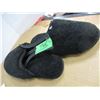 Image 2 : STORE CLOSE-OUT (AS IS):  SLIPPERS (SIZE 6)