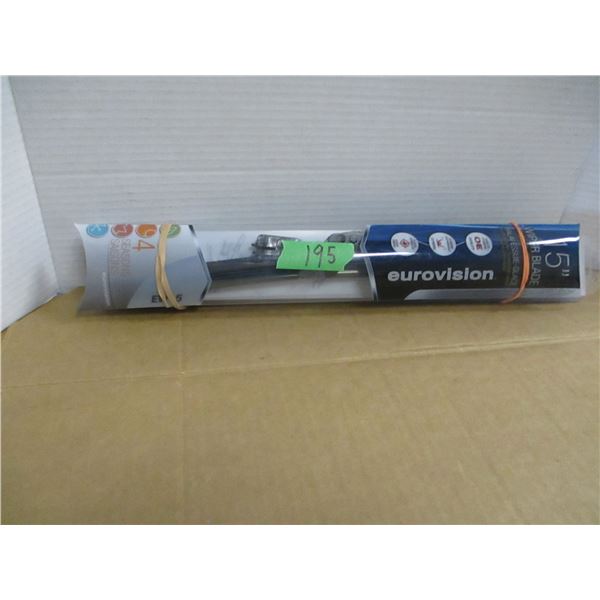 FREIGHT DAMAGE (AS IS):  2 - 15" WIPER BLADES