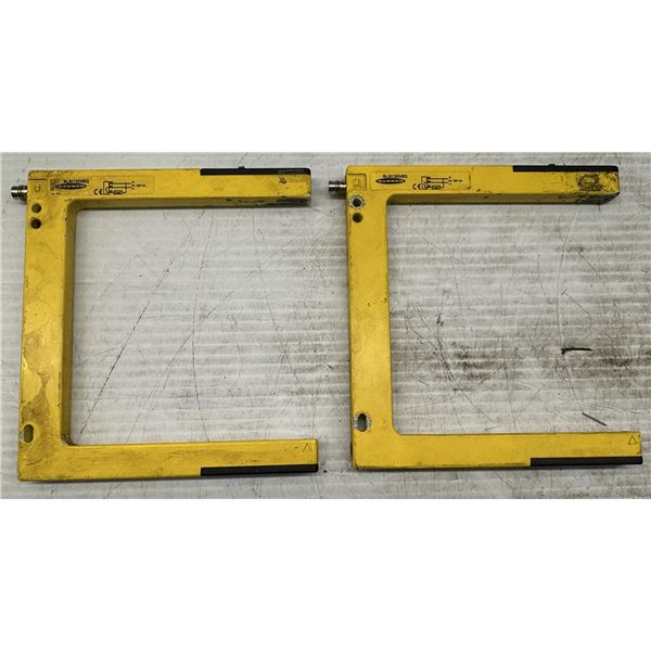 (2) Banner #SLM120N6Q Distance Slot Sensors