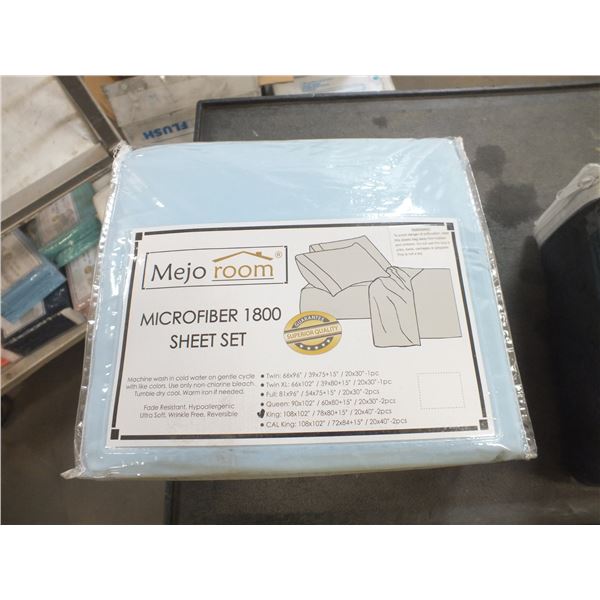 Blue King Sized Bed Sheet Set