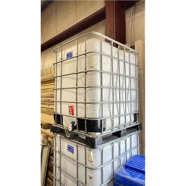 SCHUTZ 1200L PLASTIC COMMERCIAL METAL FRAMED LIQUID TRANSPORT PALLET