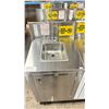 Image 2 : CROWN VERITY CV-PHS STAINLESS STEEL COMMERCIAL ELECTRIC MOBILE PORTABLE HAND WASH STATION WITH MINI