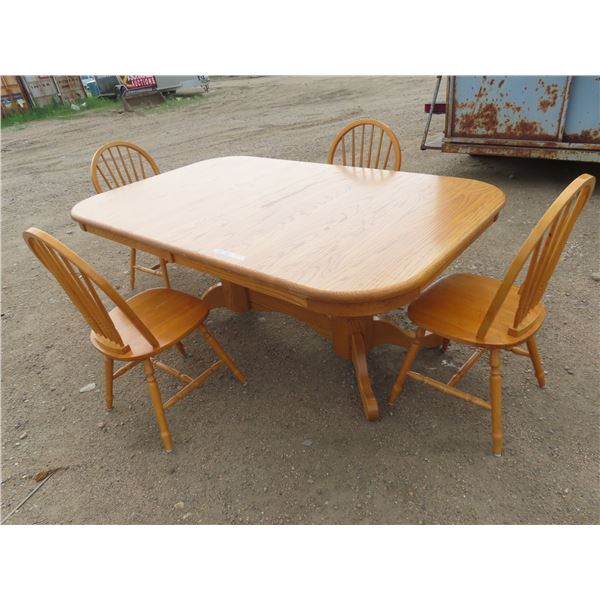 oak table and chair set excellent condition 72x45" 9FT long with leafs