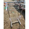 Image 3 : Laundry drying rack - 56"H