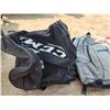 Image 2 : Collection of duffle bags