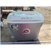 Image 1 : Igloo electric cooler, w/ cords