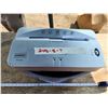 Image 2 : Staples paper shredder