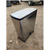 Image 2 : Stainless steel garbage/recycling bin - 29.5"H