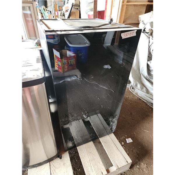Small black wine cooler - 17.5 x 18.5 x 32"H