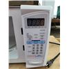 Image 3 : Magic Chef small microwave - 1.2Kw