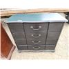 Image 2 : 4 drawer, chest of drawers - 42/5 x 19" x 38"H