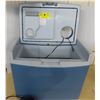 Image 3 : Mobicool 12 volt portable cooler- 35L-working