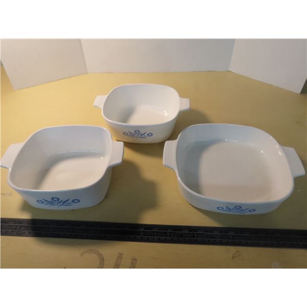 Lot of 3 corning ware dishes -various size