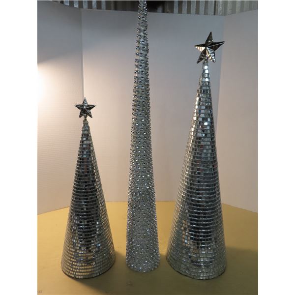 Lot of 3 decorative pieces