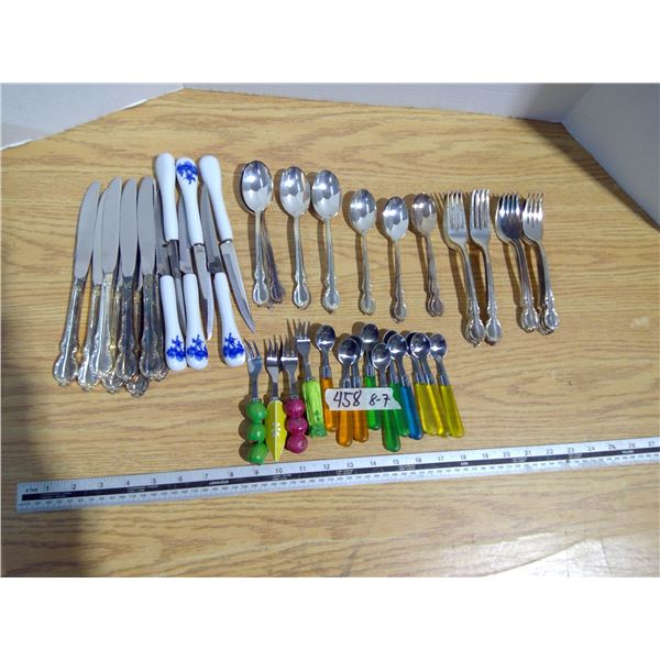 lot of dinner knife, spoon, fork and tiny spoon and fork 6 pc knife stainless