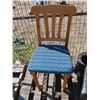 Image 1 : padded oak kitchen chair