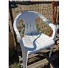 Image 2 : plastic patio chair
