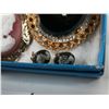 Image 2 : Lot of Cameo items 3 brooch's and earrings