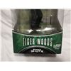 Image 2 : 2000 Tiger Woods figurine with card