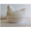 Image 5 : Vintage milk glass Hen on the Nest 4"