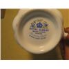 Image 3 : Royal Albert "Memory Lane" 2 Teacups and Saucers + 2 Extra Saucers