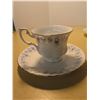 Image 5 : Royal Albert "Memory Lane" 2 Teacups and Saucers + 2 Extra Saucers