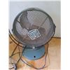 Image 1 : Vintage Seabreeze Childproof 10" Metal Cage Desk Fan