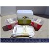 Image 1 : 2 red Pyrex container and 1 green pyrex container