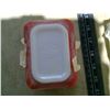 Image 2 : 2 red Pyrex container and 1 green pyrex container