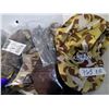 Image 3 : 3 pcs Costume ( Harry potter sorting hat, Witch Costume XL, Duck Dynasty)