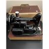 Image 3 : 1950's Singer Sewing Machine - works!