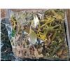 Image 2 : 11 Huge Ziploc Bags of Army Men