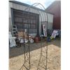 Image 3 : Large metal garden archway - 8ft H x 44"W