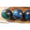 Image 2 : Set of 4 Vintage bowling balls