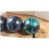 Image 3 : Set of 4 Vintage bowling balls