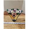 Image 4 : Vintage small stained glass tulip shade - 6"H