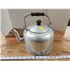 Image 1 : Aluminum tea kettle
