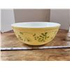 Image 1 : 4Qt Vintage Pyrex yellow w/ green accents bowl