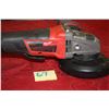 Image 3 : Milwaukee Cordless Angle Grinder, working. (batteries lot#78)