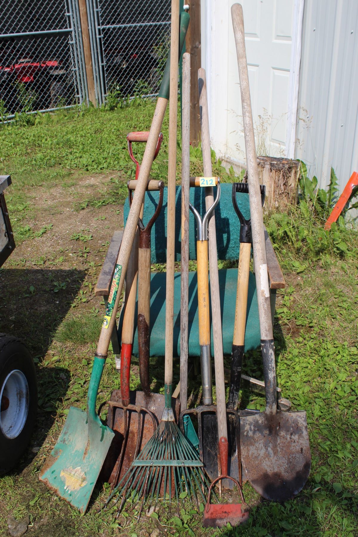 Rakes, shovels, pitch fork & hoe - Schmalz Auctions