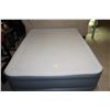 Image 1 : Woods Queen size air mattress