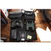Image 1 : 3 Binoculars with cases