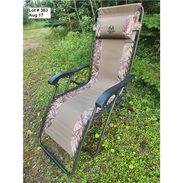 Folding Lounge Chair