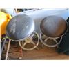 Image 1 : 2 bar stools