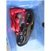 Image 2 : tote of ratchet straps