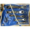 Image 2 : ratchet wrenches , Allan keys , sockets , wrenches
