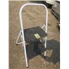 Image 3 : 2 step step ladder