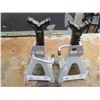 Image 2 : set of jack stands
