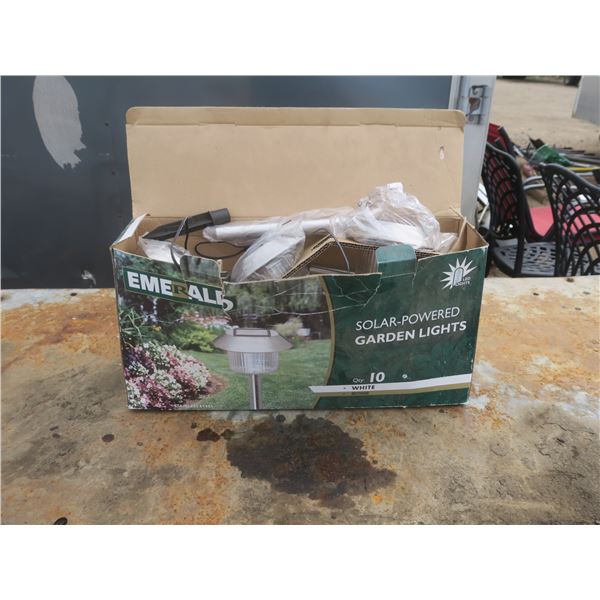 solar powered garden lights