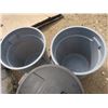 Image 3 : 3 Rubbermaid garbage cans